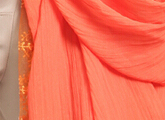 全球内衣交易网：秋冬围巾的颜色搭配技巧