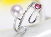 最新时尚简约款18K金海水珍珠戒指款式图片，简约不简单，尽显优雅气质
